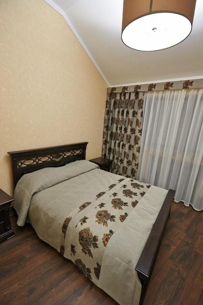 Charivna Taistra Bed & Breakfast Brovary Exterior photo